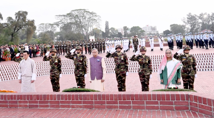 জাতীয় স্মৃতিসৌধে রাষ্ট্রপতি-প্রধানমন্ত্রী-ভুটানের রাজার শ্রদ্ধা